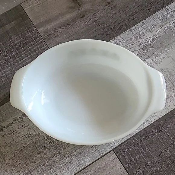 Anchor Hocking Fire King Milk Glass Meadow Green 1.5 QT Baking Dish Casserole - Picture 4 of 6